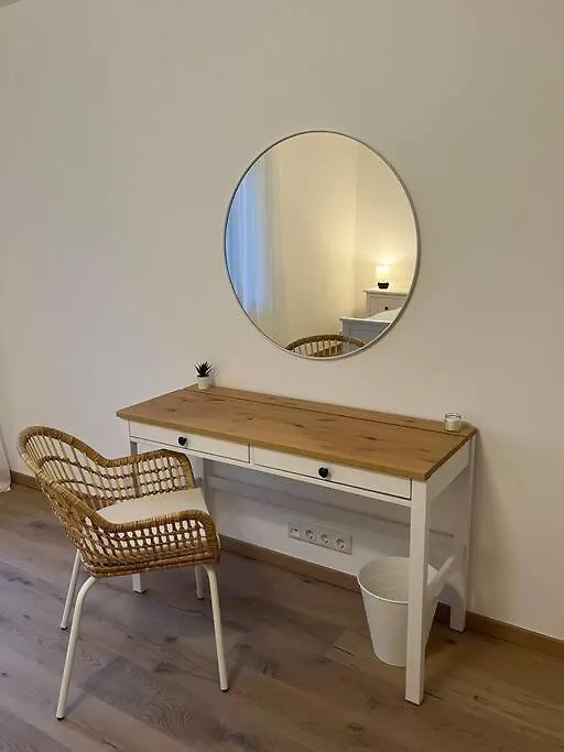 Moderne Ferienwohnung In Der Festspielstadt Bayreuth - Zentral Und Dennoch Ruhig Gelegen Apartment